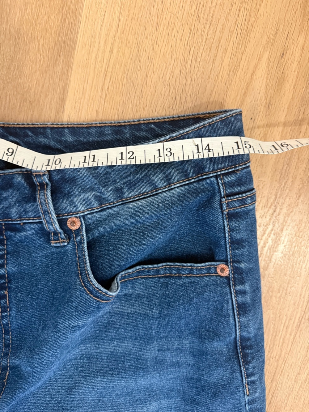 Frye Women’s Straight Leg Jeans Size 8/29 – Excellent Condition - Picture 4 of 5